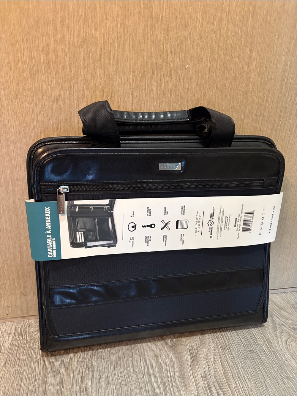 New with Tags Bugatti Ring Binder and Carrying Case